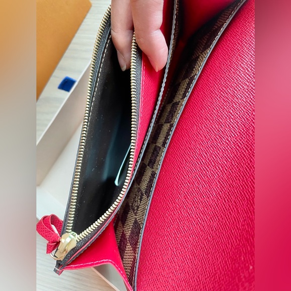 Authentic Louis Vuitton Emilie wallet - Picture 6 of 8